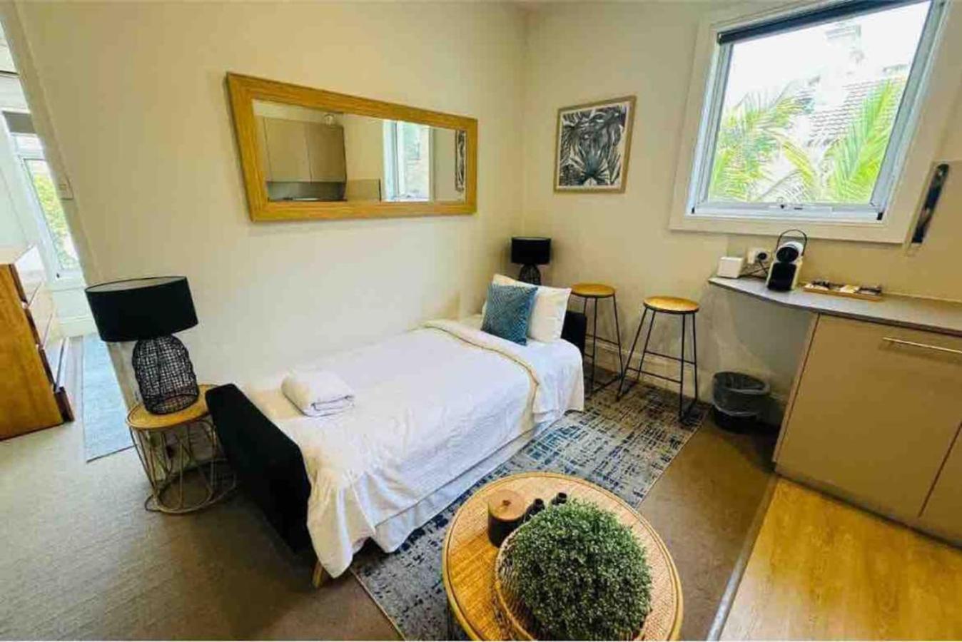 Apartment Parkside 1 Bedroom Home, Whisper Quiet *