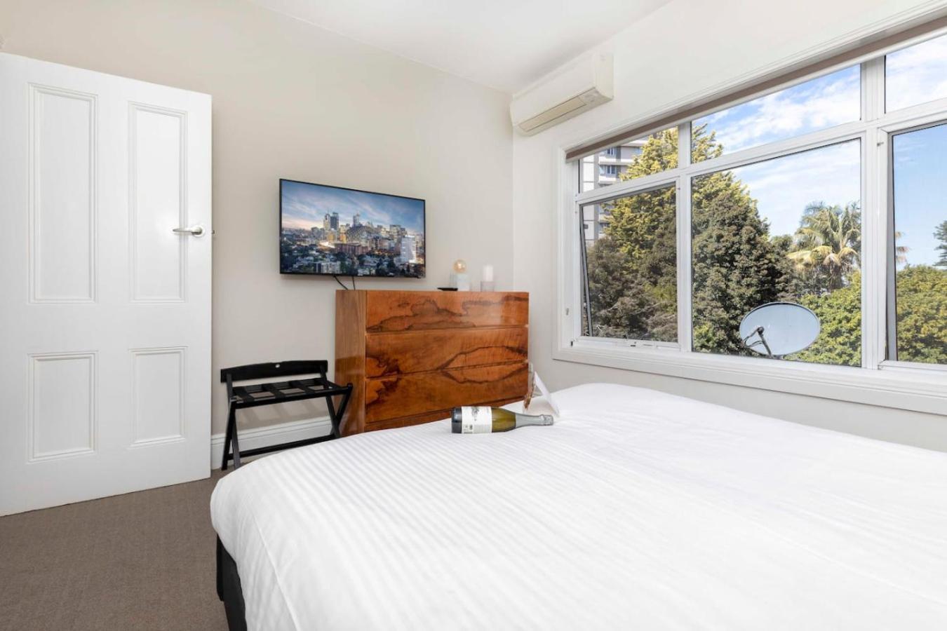 Apartment Parkside 1 Bedroom Home, Whisper Quiet *