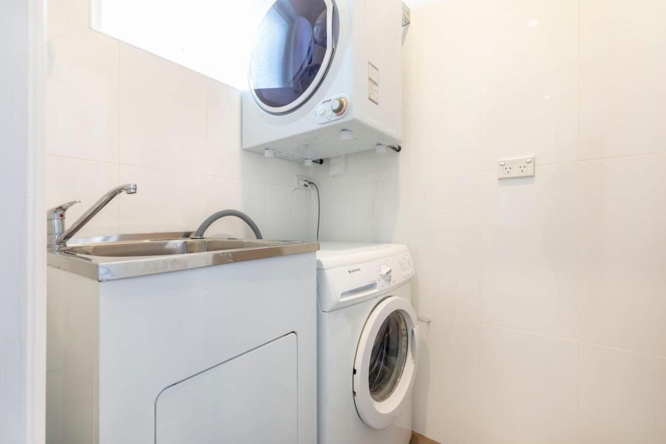 Parkside 1 Bedroom Home, Whisper Quiet * Sydney