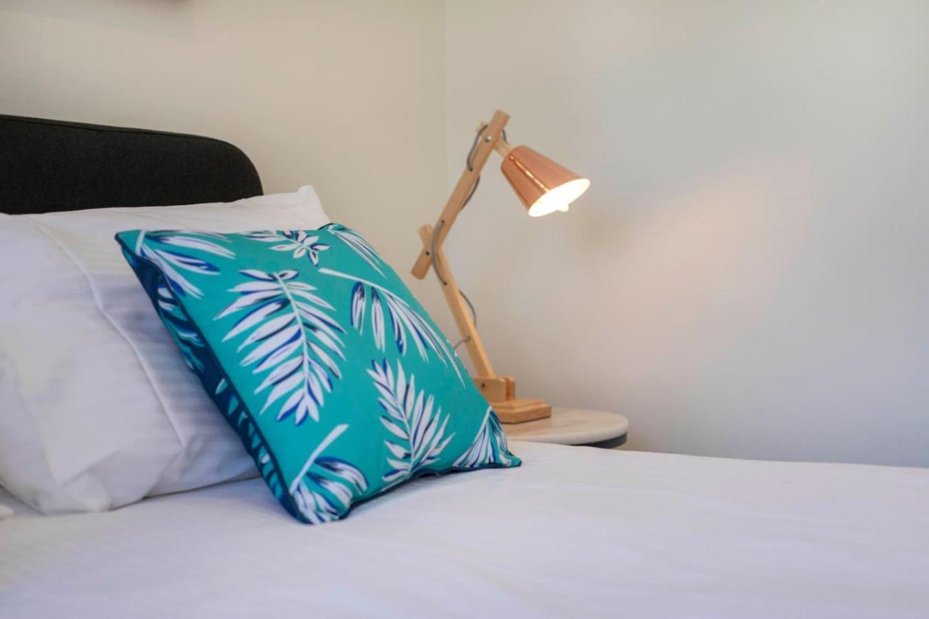 Apartment Parkside 1 Bedroom Home, Whisper Quiet